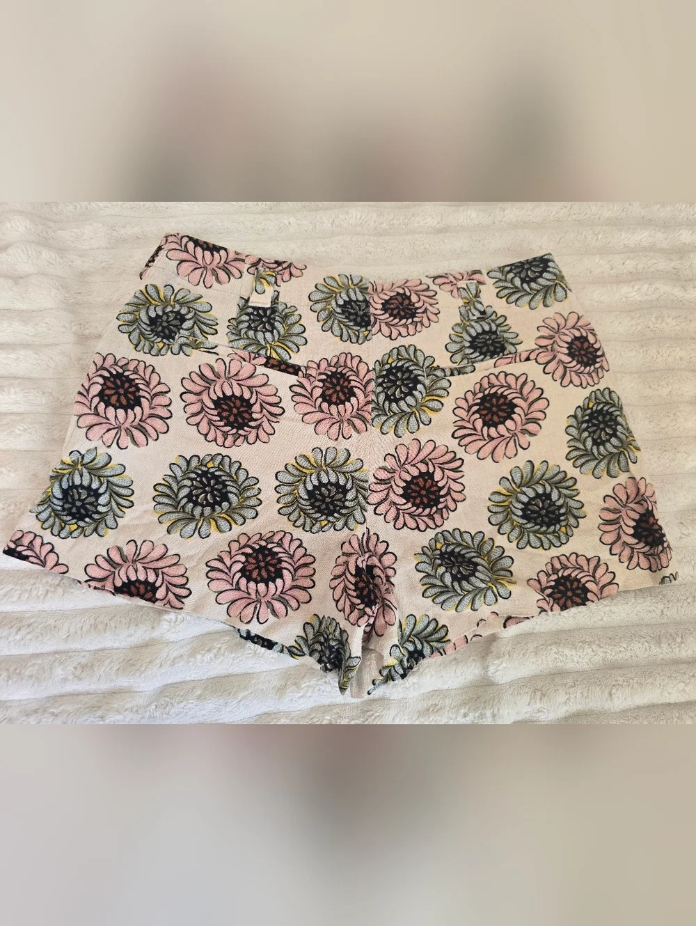 LOFT Ann Taylor Linen Bermuda Cream/pink floral shorts Ann Taylor Womens Size 6 - Picture 4 of 7